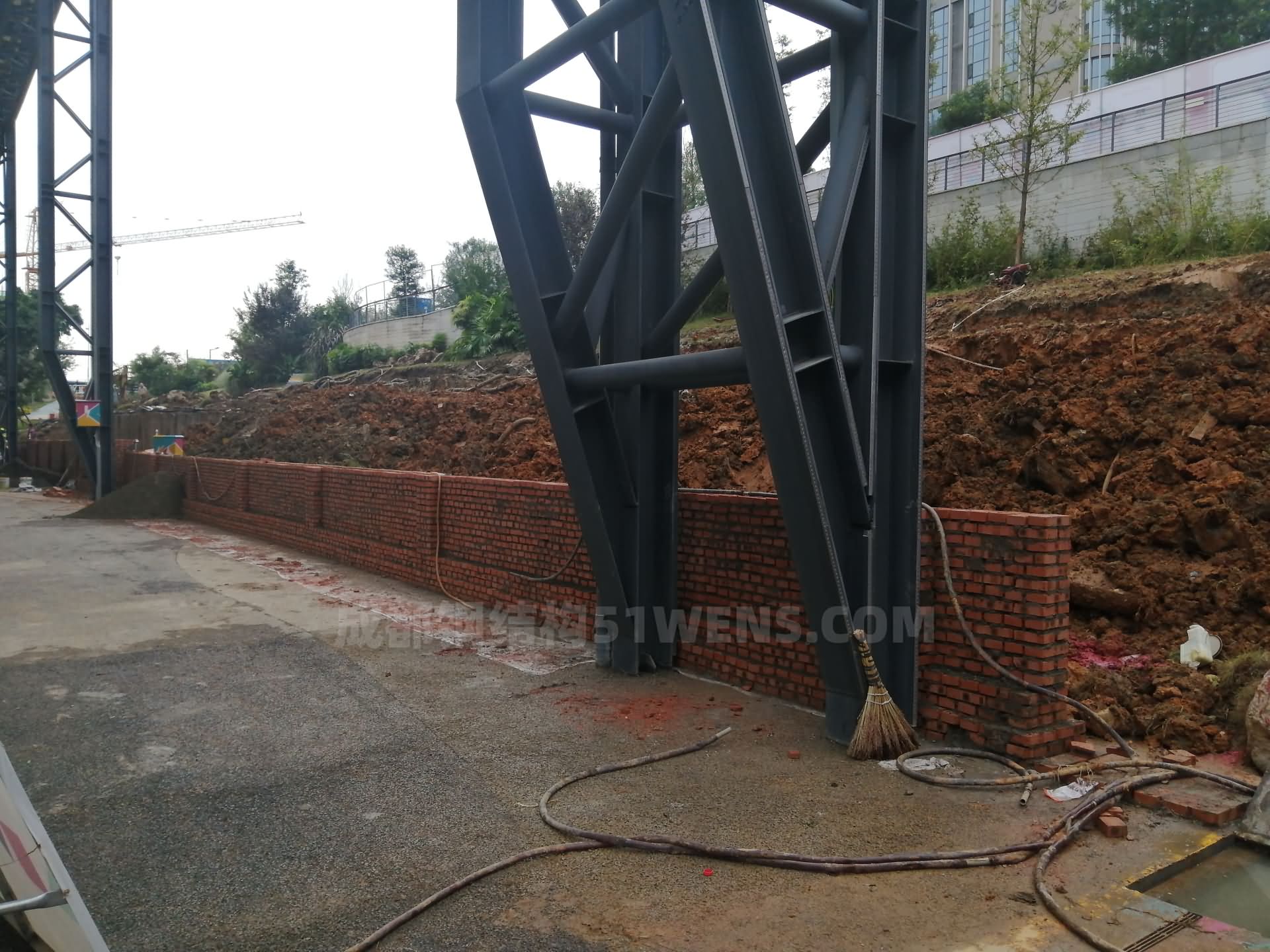 做工程？了解更多成都钢结构工程施工安装中的部分问题及解决方法