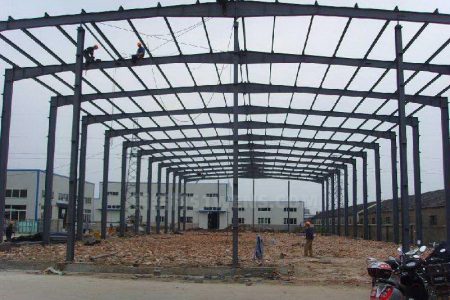 地脚螺栓施工是钢结构工程的关键，成都钢结构公司说指出这些操作要点和步骤